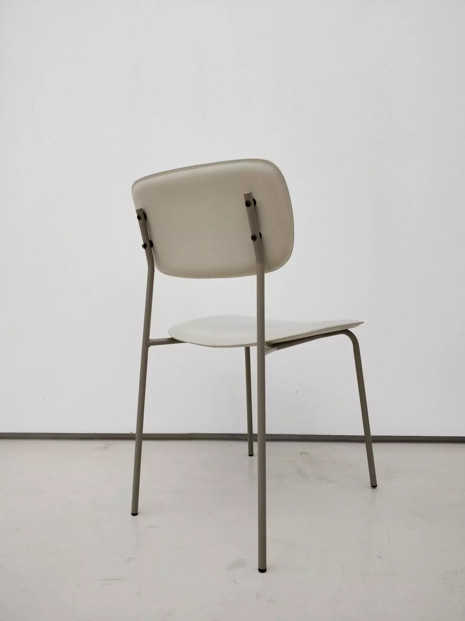 ESA simili leather chair - 4 colors - Nordal (DK) - Image 3